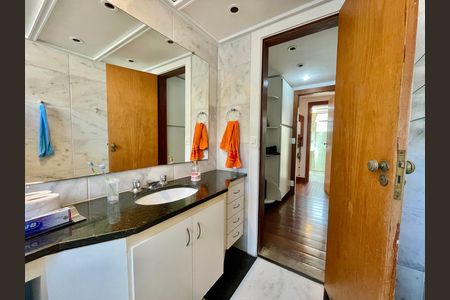 Apartamento à venda com 198m², 4 quartos e 3 vagas