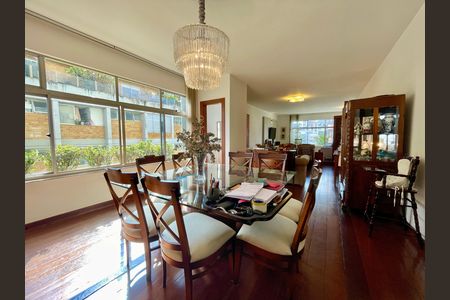 Apartamento à venda com 198m², 4 quartos e 3 vagas