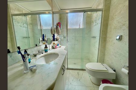 Apartamento à venda com 198m², 4 quartos e 3 vagas