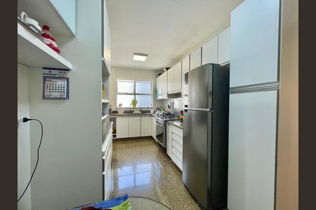 Apartamento à venda com 198m², 4 quartos e 3 vagas