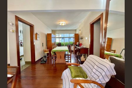 Apartamento à venda com 198m², 4 quartos e 3 vagas