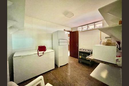 Apartamento à venda com 198m², 4 quartos e 3 vagas