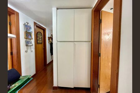Apartamento à venda com 198m², 4 quartos e 3 vagas