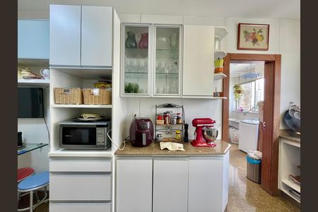 Apartamento à venda com 198m², 4 quartos e 3 vagas