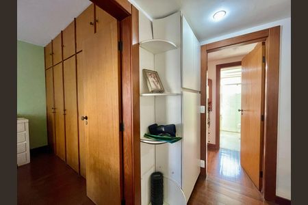 Apartamento à venda com 198m², 4 quartos e 3 vagas