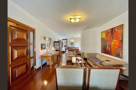 Apartamento à venda com 198m², 4 quartos e 3 vagas