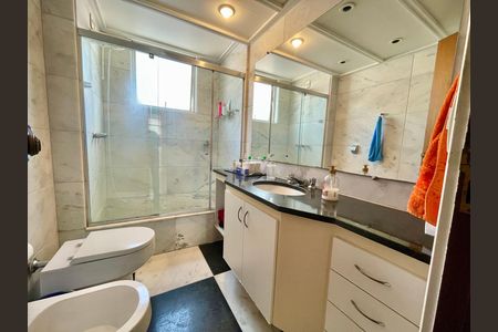 Apartamento à venda com 198m², 4 quartos e 3 vagas