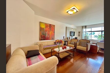 Apartamento à venda com 198m², 4 quartos e 3 vagas