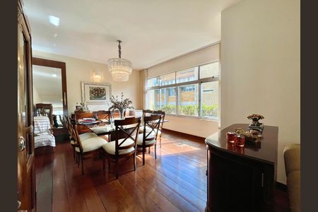 Apartamento à venda com 198m², 4 quartos e 3 vagas