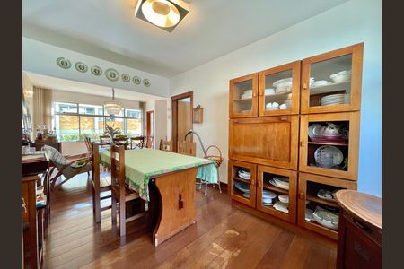 Apartamento à venda com 198m², 4 quartos e 3 vagas