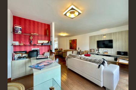 Apartamento à venda com 198m², 4 quartos e 3 vagas