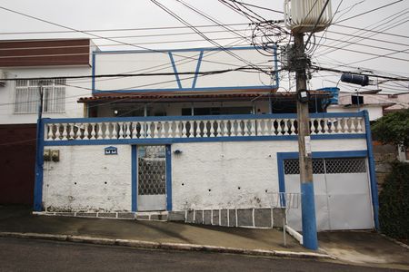 Casa à venda com 103m², 3 quartos e 1 vagaFachada