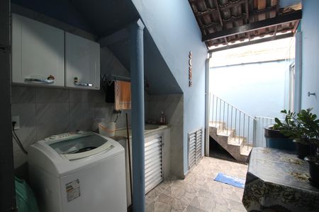 Casa à venda com 103m², 3 quartos e 1 vagaÁrea de Serviço