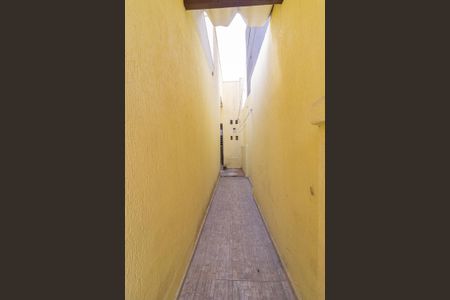 Casa para alugar com 261m², 2 quartos e 2 vagas Casa para alugar com 261m², 2 quartos e 2 vagasCorredor