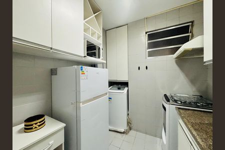 Cozinha de apartamento para alugar com 1 quarto, 42m² em Copacabana, Rio de Janeiro