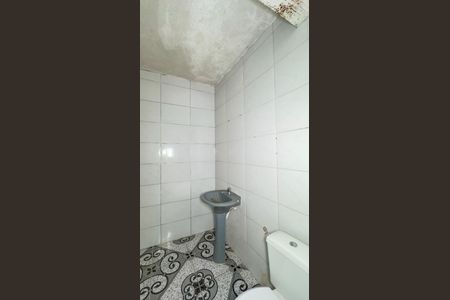 Banheiro de casa para alugar com 1 quarto, 50m² em Vila Fazzeoni, São Paulo