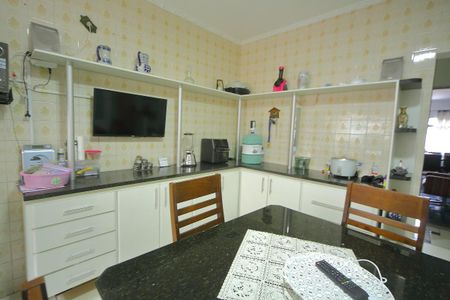 Casa à venda com 202m², 3 quartos e 3 vagasCozinha 