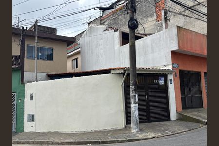 Casa à venda com 202m², 3 quartos e 3 vagas Casa à venda com 202m², 3 quartos e 3 vagasFachada