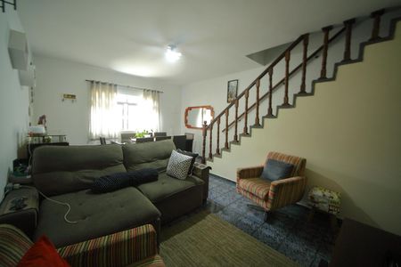 Casa à venda com 202m², 3 quartos e 3 vagasSala