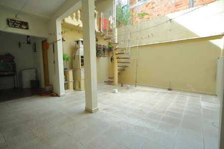 Casa à venda com 202m², 3 quartos e 3 vagasQuintal 