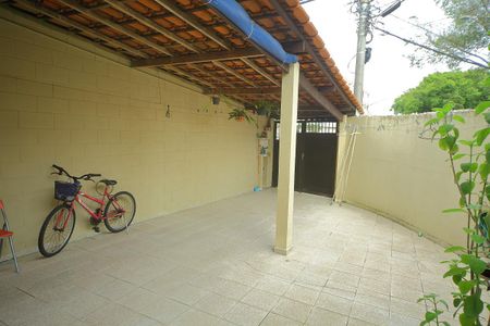 Casa à venda com 202m², 3 quartos e 3 vagasGaragem 