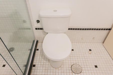 Apartamento para alugar com 75m², 1 quarto e 2 vagas Apartamento para alugar com 75m², 1 quarto e 2 vagasBanheiro da Suíte