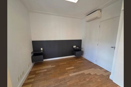 Apartamento à venda com 70m², 2 quartos e 2 vagasSuíte 