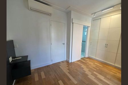 Apartamento à venda com 70m², 2 quartos e 2 vagasSuíte 