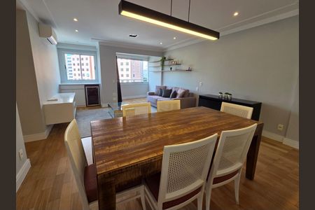 Apartamento à venda com 70m², 2 quartos e 2 vagasSala