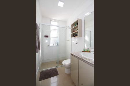 Apartamento à venda com 123m², 3 quartos e 1 vaga Apartamento à venda com 123m², 3 quartos e 1 vagaBanheiro Social