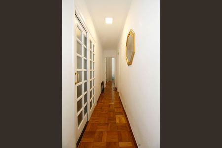 Apartamento à venda com 123m², 3 quartos e 1 vaga Apartamento à venda com 123m², 3 quartos e 1 vagaCorredor para Área Íntima