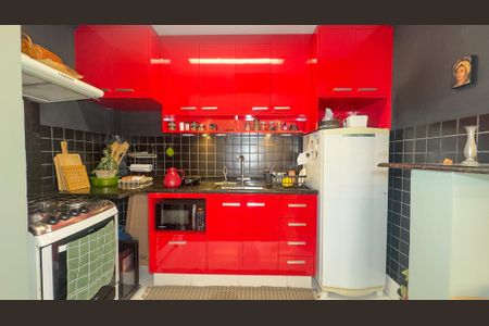 Apartamento à venda com 83m², 2 quartos e sem vagaCozinha e Área de Serviço