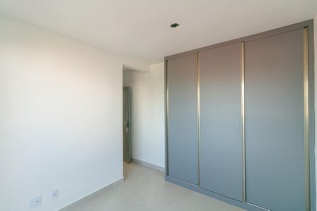 Apartamento à venda com 2 quartos, 81m² em Itapoã, Belo Horizonte