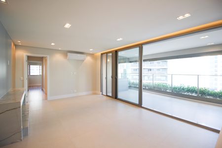 Sala de apartamento para alugar com 3 quartos, 150m² em Indianópolis, São Paulo