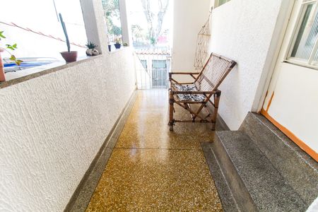 Casa à venda com 250m², 5 quartos e 3 vagasHall