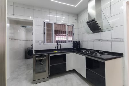 Casa à venda com 116m², 2 quartos e 2 vagas Casa à venda com 116m², 2 quartos e 2 vagasCozinha