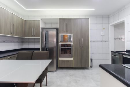 Casa à venda com 116m², 2 quartos e 2 vagas Casa à venda com 116m², 2 quartos e 2 vagasCozinha