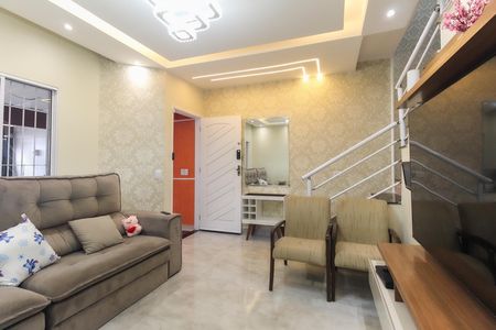 Casa à venda com 116m², 2 quartos e 2 vagas Casa à venda com 116m², 2 quartos e 2 vagasSala