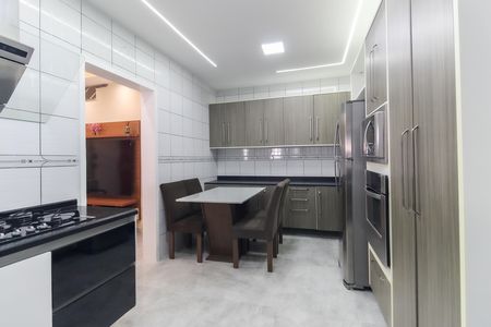 Casa à venda com 116m², 2 quartos e 2 vagas Casa à venda com 116m², 2 quartos e 2 vagasCozinha
