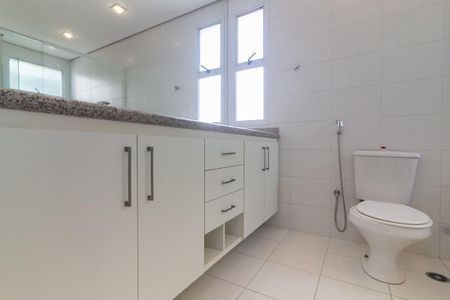 Apartamento para alugar com 242m², 4 quartos e 3 vagas
