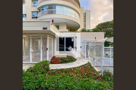 Apartamento para alugar com 242m², 4 quartos e 3 vagas