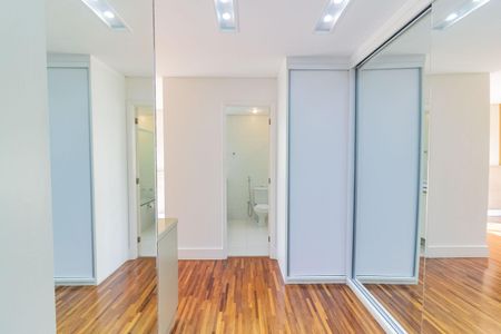 Apartamento para alugar com 242m², 4 quartos e 3 vagas