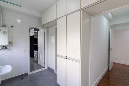 Apartamento para alugar com 242m², 4 quartos e 3 vagas