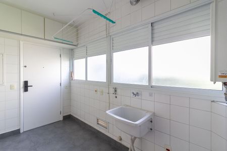 Apartamento para alugar com 242m², 4 quartos e 3 vagas