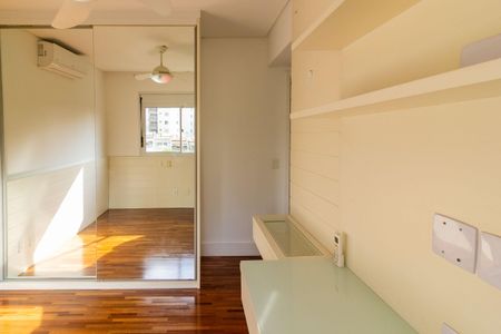 Apartamento para alugar com 242m², 4 quartos e 3 vagas
