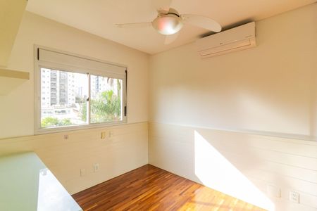 Apartamento para alugar com 242m², 4 quartos e 3 vagas