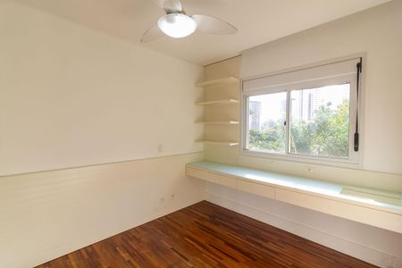 Apartamento para alugar com 242m², 4 quartos e 3 vagas