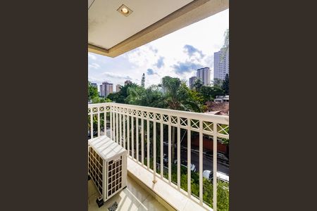 Apartamento para alugar com 242m², 4 quartos e 3 vagas