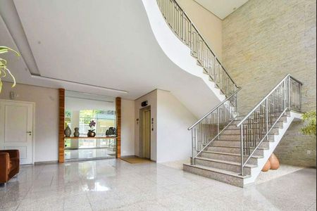 Apartamento para alugar com 242m², 4 quartos e 3 vagas
