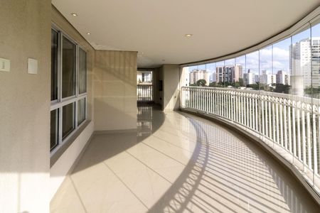 Apartamento para alugar com 4 quartos, 242m² em Vila Sofia, São Paulo